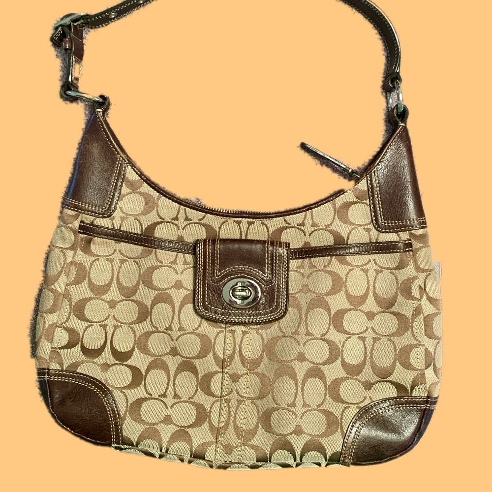 COACH SIGNATURE C HOBO BAG